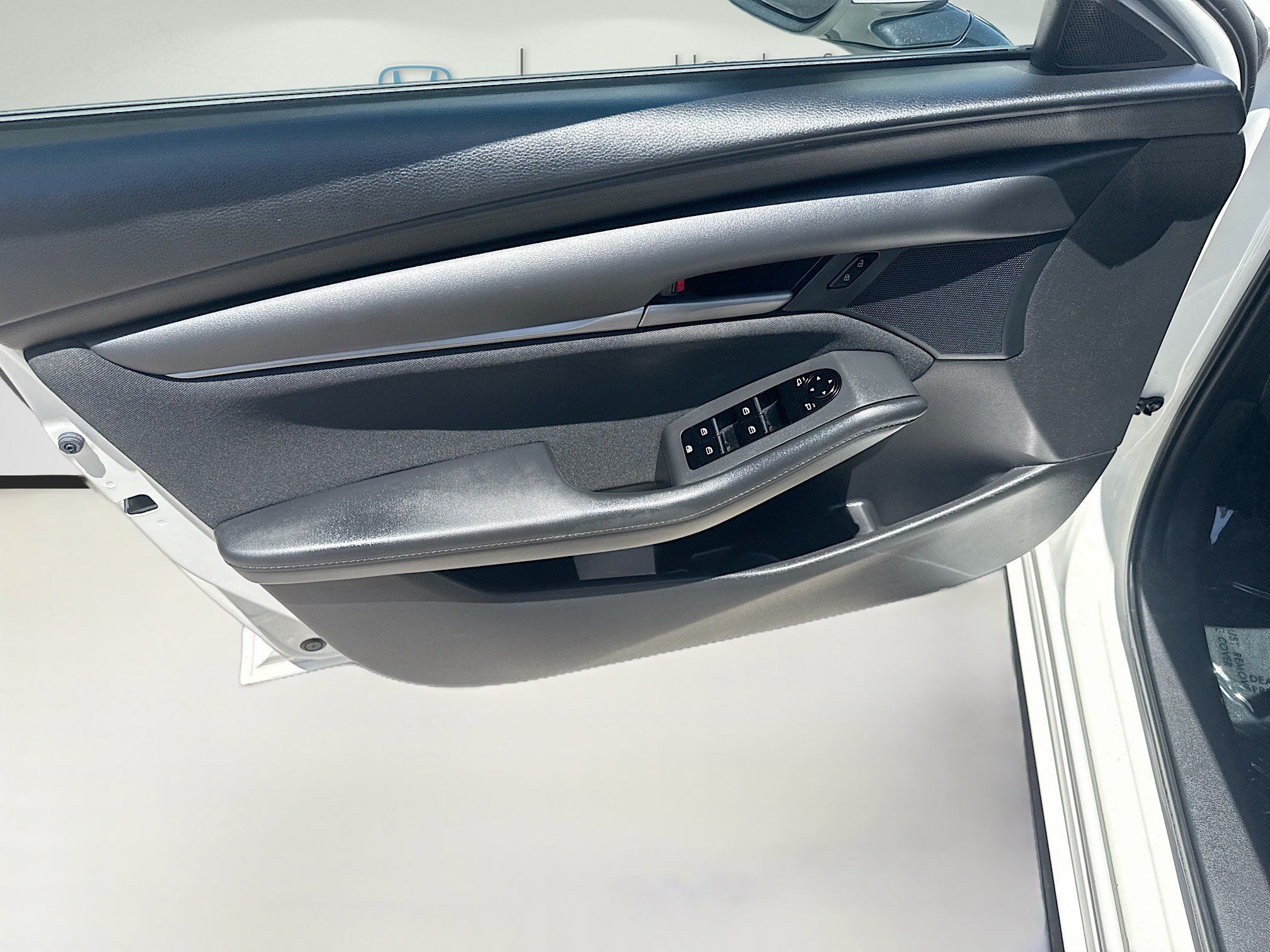 Used 2020 MAZDA MAZDA3 Sedan FWD image 19