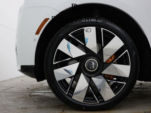 New 2026 Rolls-Royce Cullinan image 49