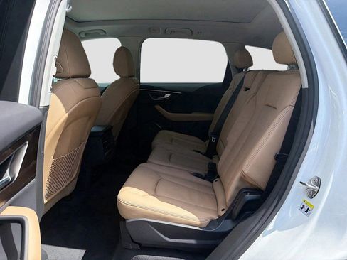 Used 2025 Audi Q7 3.0T Premium image 24