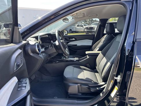 Used 2024 Chevrolet Trax LT w/ Driver Confidence Package image 16