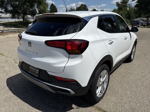 Used 2024 Buick Encore GX Preferred w/ Comfort Package AWD/4WD image 3