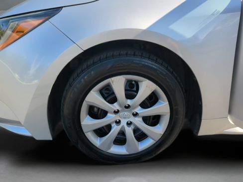 Used 2021 Toyota Corolla LE FWD image 24