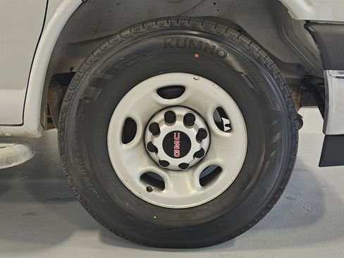 Used 2020 GMC Savana 2500 w/ Driver Convenience Package image 47