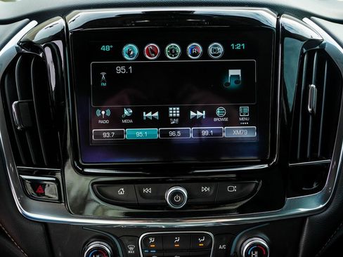 Used 2019 Chevrolet Traverse RS image 21