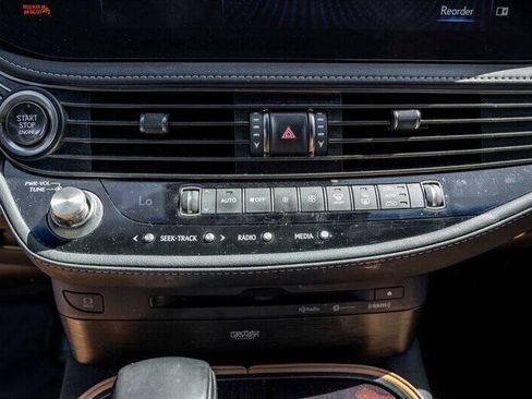 Used 2022 Lexus LS 500 w/ Luxury Package RWD image 14