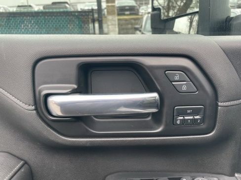 Used 2022 Chevrolet Silverado 2500 High Country w/ Technology Package image 12