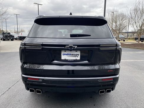 Used 2024 Chevrolet Traverse RS image 8
