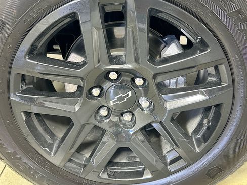 Used 2025 Chevrolet Silverado 1500 Custom RWD image 28