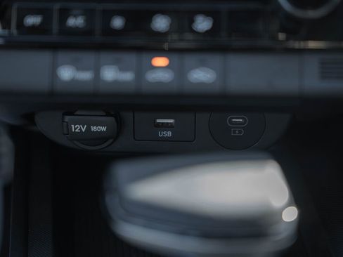 Certified 2025 Hyundai Elantra Sport image 21