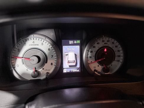 Used 2019 Toyota Sienna SE w/ SE Preferred Package AWD/4WD image 13