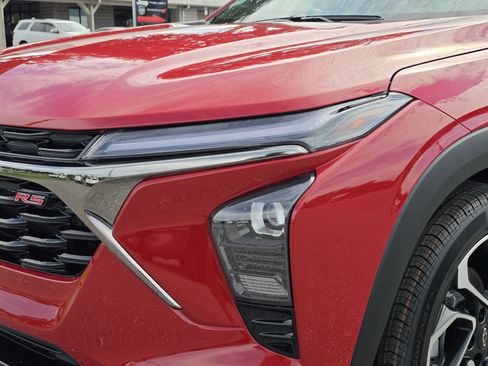 New 2026 Chevrolet Trax RS w/ Sunroof Package FWD image 13