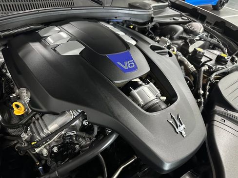 Used 2018 Maserati Ghibli S GranSport image 33