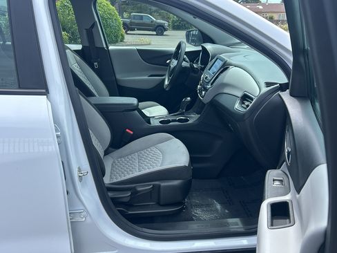 Used 2021 Chevrolet Equinox LS AWD/4WD image 28
