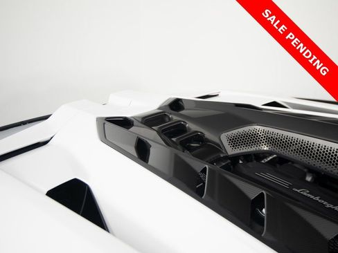 Used 2024 Lamborghini Revuelto image 42