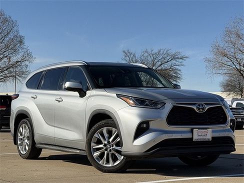 Certified 2022 Toyota Highlander Limited image 2