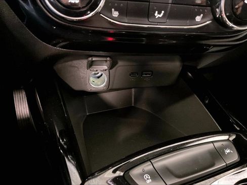 Used 2025 Chevrolet Trax LT w/ Driver Confidence Package FWD image 26