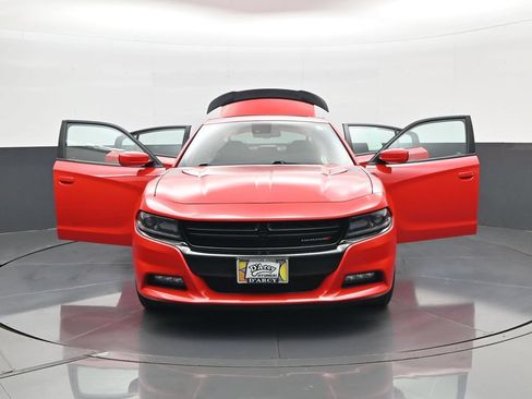 Used 2018 Dodge Charger GT AWD/4WD image 32