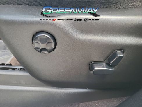 Used 2018 Jeep Grand Cherokee High Altitude RWD image 18