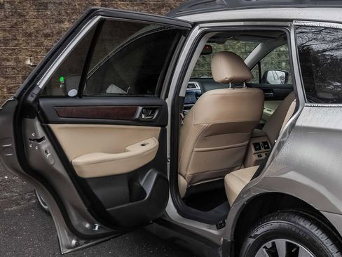 Used 2016 Subaru Outback 2.5i Limited image 19