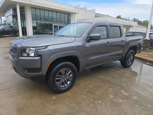 Used 2025 Nissan Frontier SV AWD/4WD image 1