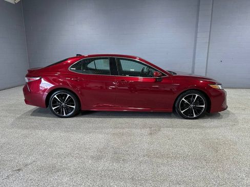 Used 2018 Toyota Camry XSE FWD image 2