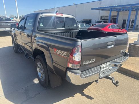 Used 2014 Toyota Tacoma PreRunner w/ SR5 Package image 5