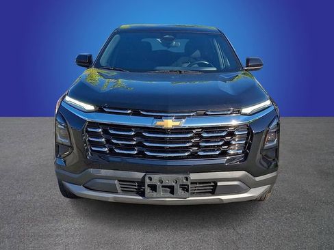 Used 2025 Chevrolet Equinox LT FWD image 2