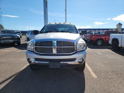 Used 2009 Dodge Ram 2500 Truck SLT w/ Popular Equipment Group AWD/4WD image 2