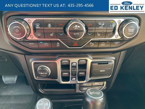 Used 2021 Jeep Wrangler Unlimited Sahara w/ Cold Weather Group AWD/4WD image 14