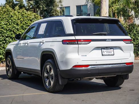 Used 2022 Jeep Grand Cherokee Limited 4xe w/ Luxury Tech Group II AWD/4WD image 4