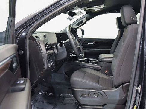 Used 2025 Chevrolet Suburban LS image 2