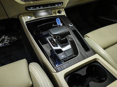 Certified 2025 Audi Q5 2.0T Premium Plus w/ Premium Plus Package image 12