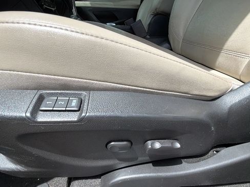 Used 2017 Buick Encore Essence FWD image 13
