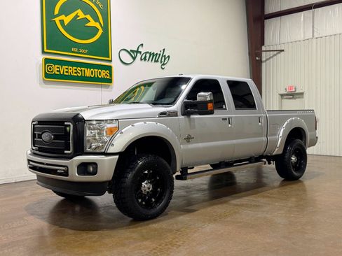 Used 2014 Ford F250 Platinum w/ FX4 Off-Road Package AWD/4WD image 3