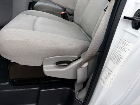 Used 2022 Ford E-450 and Econoline 450 Super Duty w/ Power Windows & Locks Group RWD image 15