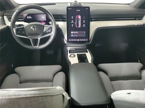 Certified 2025 Volvo EX90 Ultra AWD/4WD image 10
