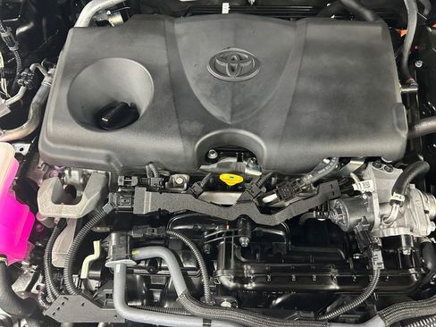 Used 2023 Toyota Crown Limited image 31