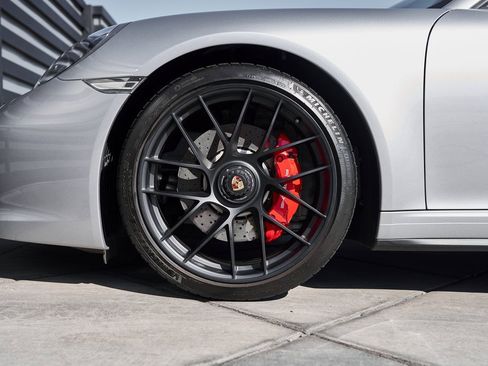 Used 2019 Porsche 911 Carrera GTS image 3