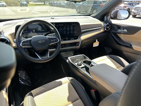 New 2026 Chevrolet Equinox ACTIV AWD/4WD image 7