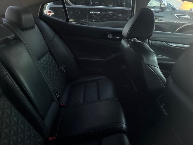 Used 2017 Nissan Maxima Platinum FWD image 5
