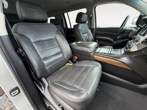 Used 2019 GMC Yukon XL Denali image 19