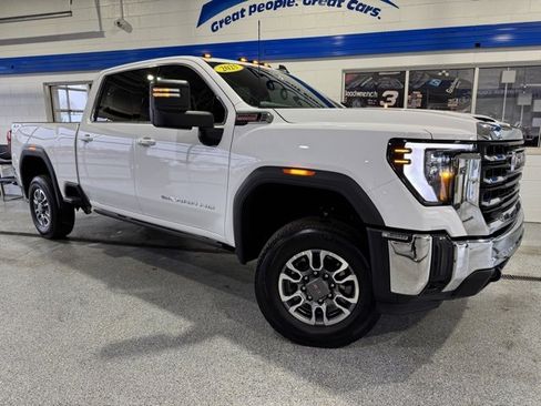 Used 2025 GMC Sierra 3500 SLE w/ SLE Value Package image 2