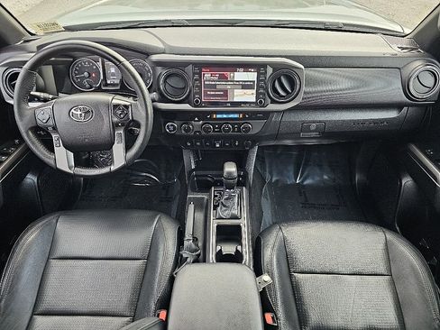 Used 2022 Toyota Tacoma TRD Off-Road w/ TRD Premium Off Road Package AWD/4WD image 21