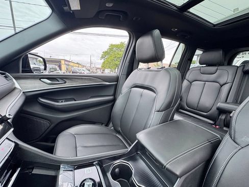 New 2026 Jeep Grand Cherokee Limited w/ Limited Altitude Package AWD/4WD image 15