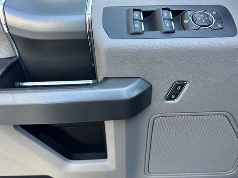 Used 2016 Ford F150 XLT w/ Equipment Group 302A Luxury image 11