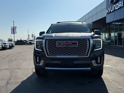 Used 2021 GMC Yukon XL Denali w/ Denali Premium Package AWD/4WD image 2