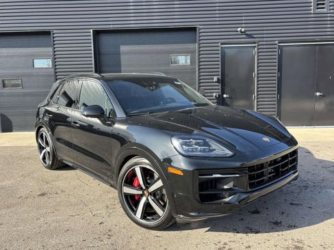 New 2026 Porsche Cayenne GTS AWD/4WD image 12