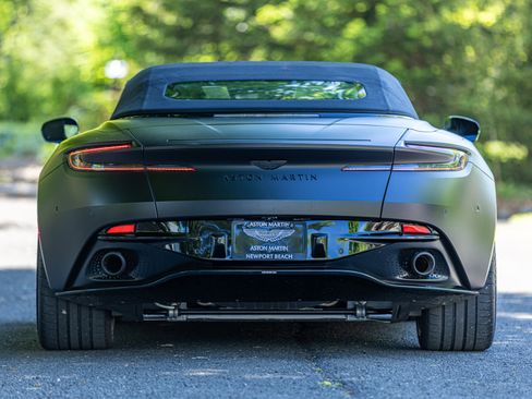 Used 2025 Aston Martin DB12 Convertible RWD image 98