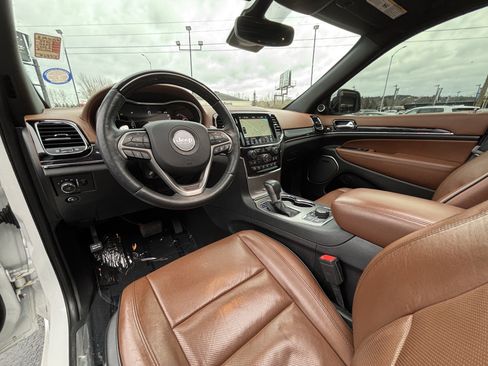 Used 2020 Jeep Grand Cherokee Overland image 24