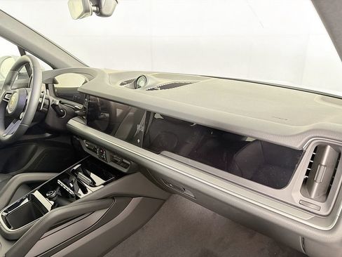 New 2026 Porsche Cayenne AWD/4WD image 30